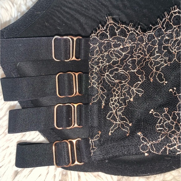 Front clasping Victoria secret bra - Picture 3 of 4